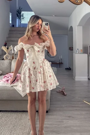 فستان أوف شولدر بقصة A-Line – مثالي للعطلات والمناسبات